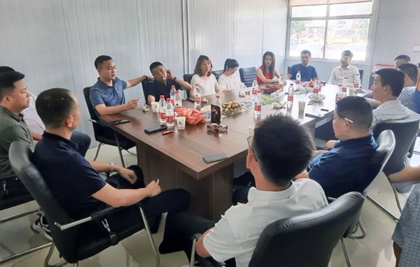 長沙太空金路橋材料有限公司,雙鋼輪壓路機,福格勒瀝青攤鋪機,AC系列,AF系列,SBS系列 長沙太空金路橋材料有限公司,雙鋼輪壓路機,福格勒瀝青攤鋪機,AC系列,AF系列,SBS系列