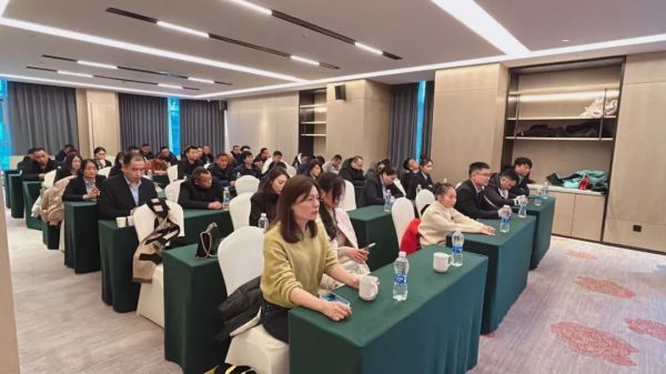 長沙太空金路橋材料有限公司,雙鋼輪壓路機,福格勒瀝青攤鋪機,AC系列,AF系列,SBS系列 長沙太空金路橋材料有限公司,雙鋼輪壓路機,福格勒瀝青攤鋪機,AC系列,AF系列,SBS系列